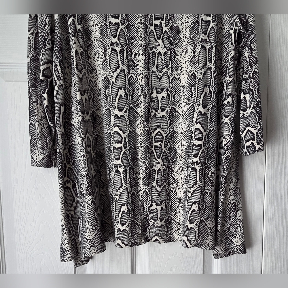 John Mark Snakeskin Print Tunic Top Size L - Picture 11 of 14
